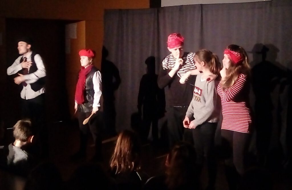 Une Piece De Theatre En Anglais